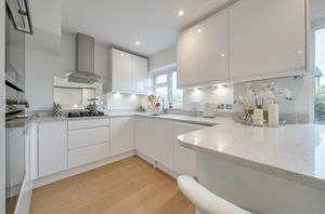 Kitchen diner angle 2- click for photo gallery